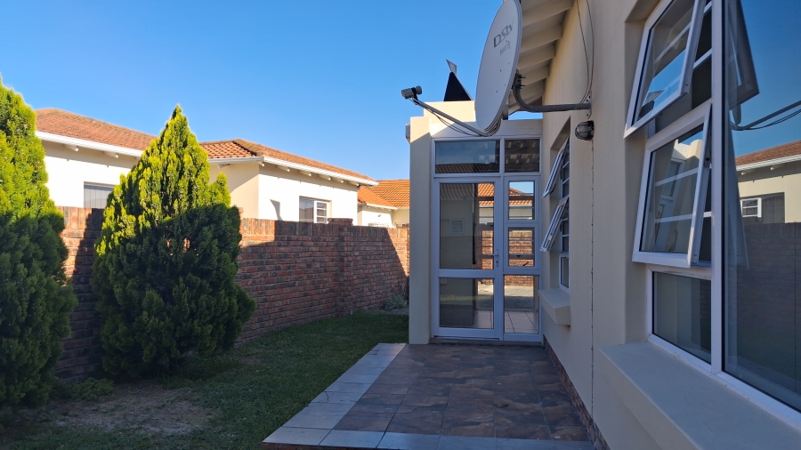 2 Bedroom Property for Sale in Rowallan Park Eastern Cape